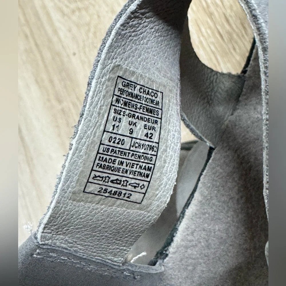 Chaco Wayfarer Loop Grey Leather Flat Samdals Women Size 11 - Picture 11 of 12